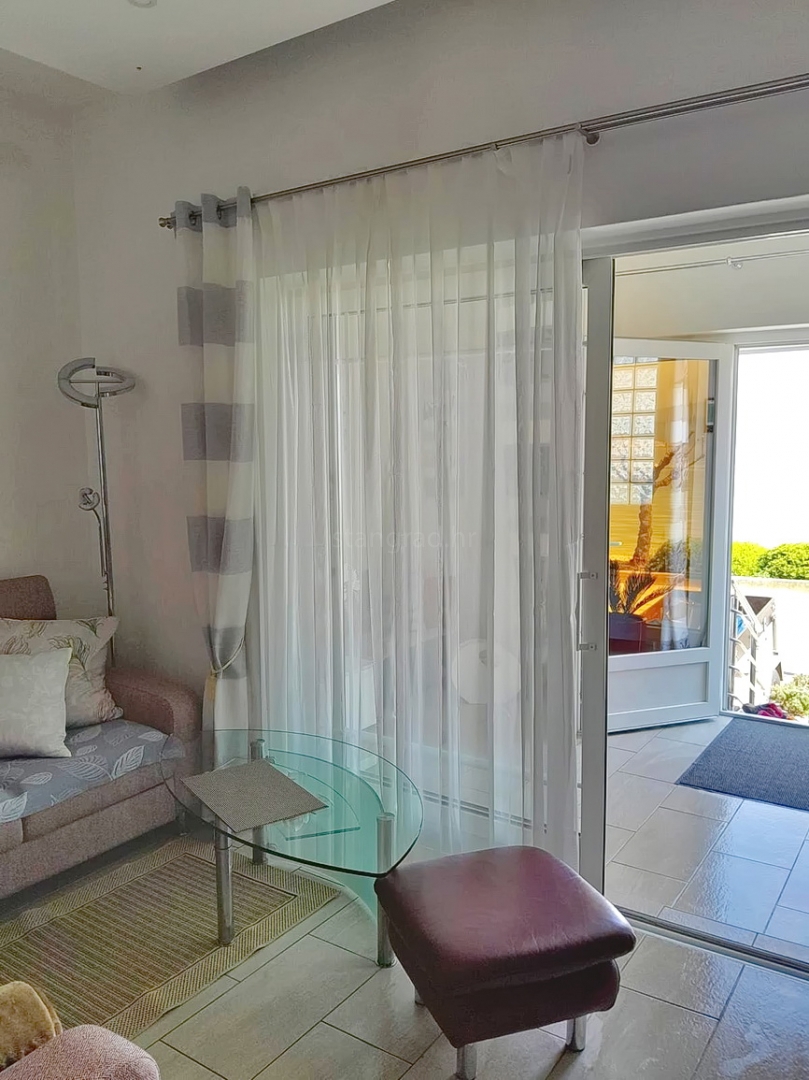 Baška, opremljen apartma prva vrsta do morja!