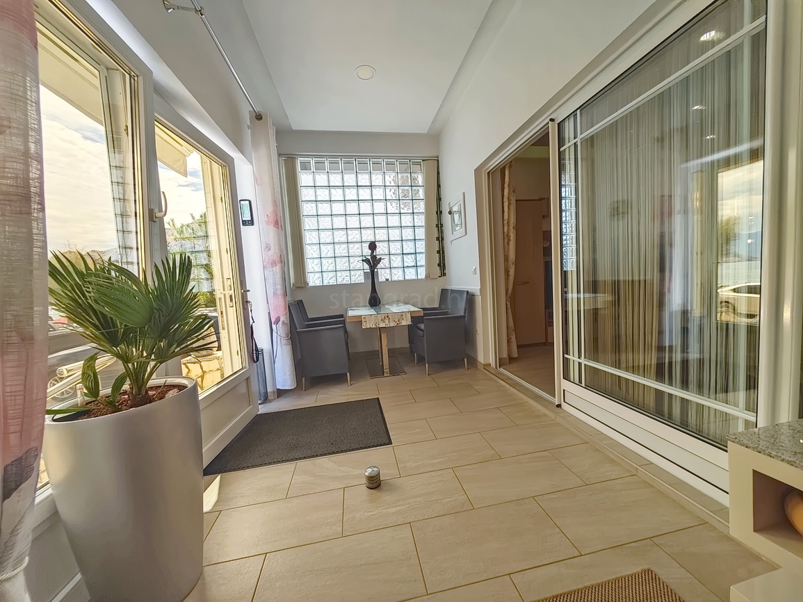 Baška, opremljen apartma prva vrsta do morja!