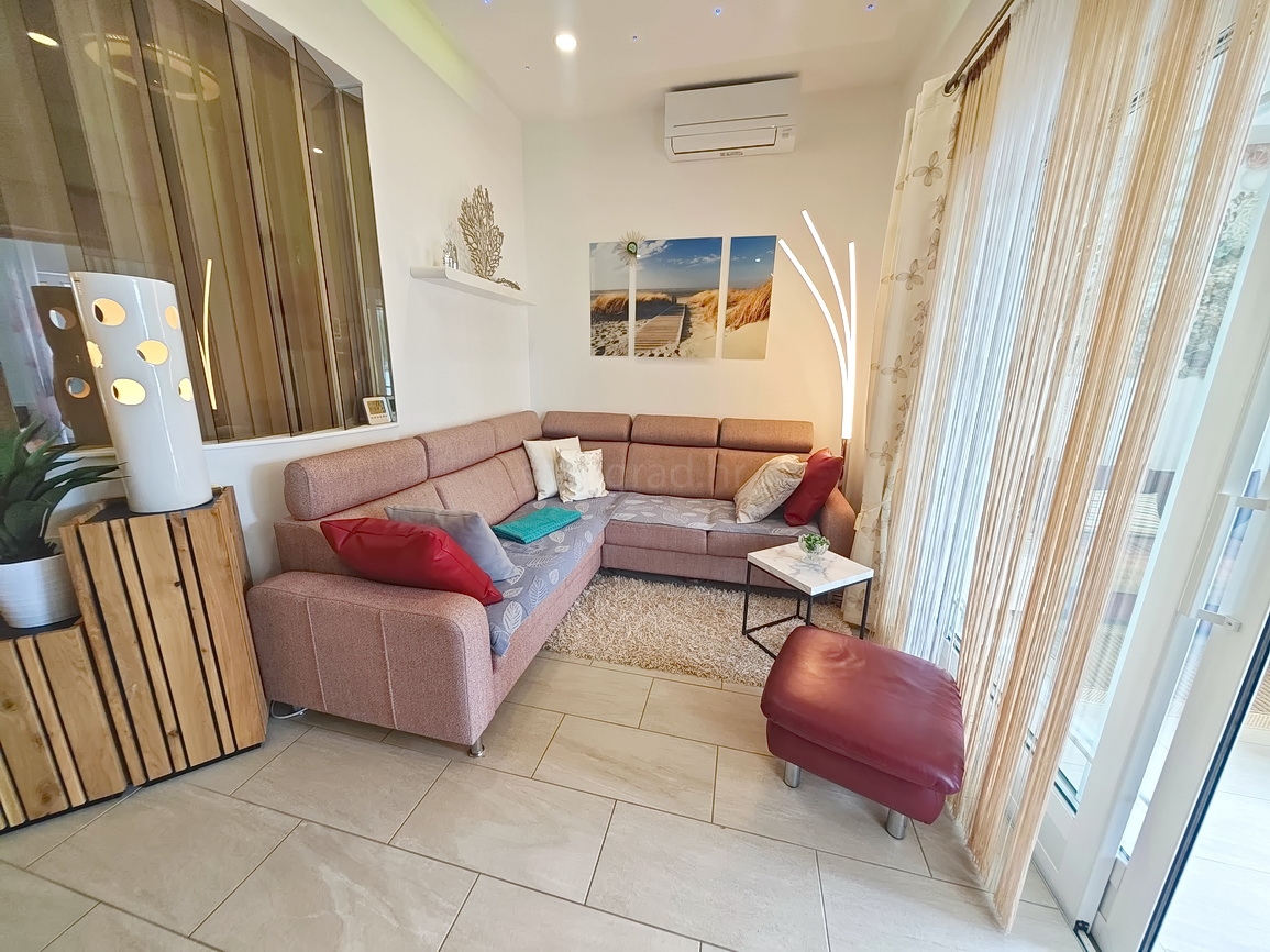 Baška, opremljen apartma prva vrsta do morja!
