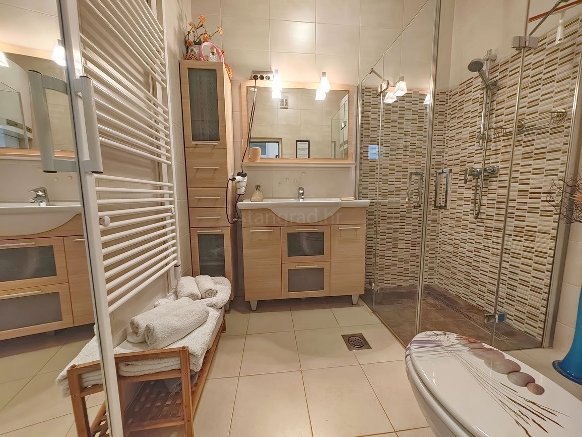 Baška, opremljen apartma prva vrsta do morja!