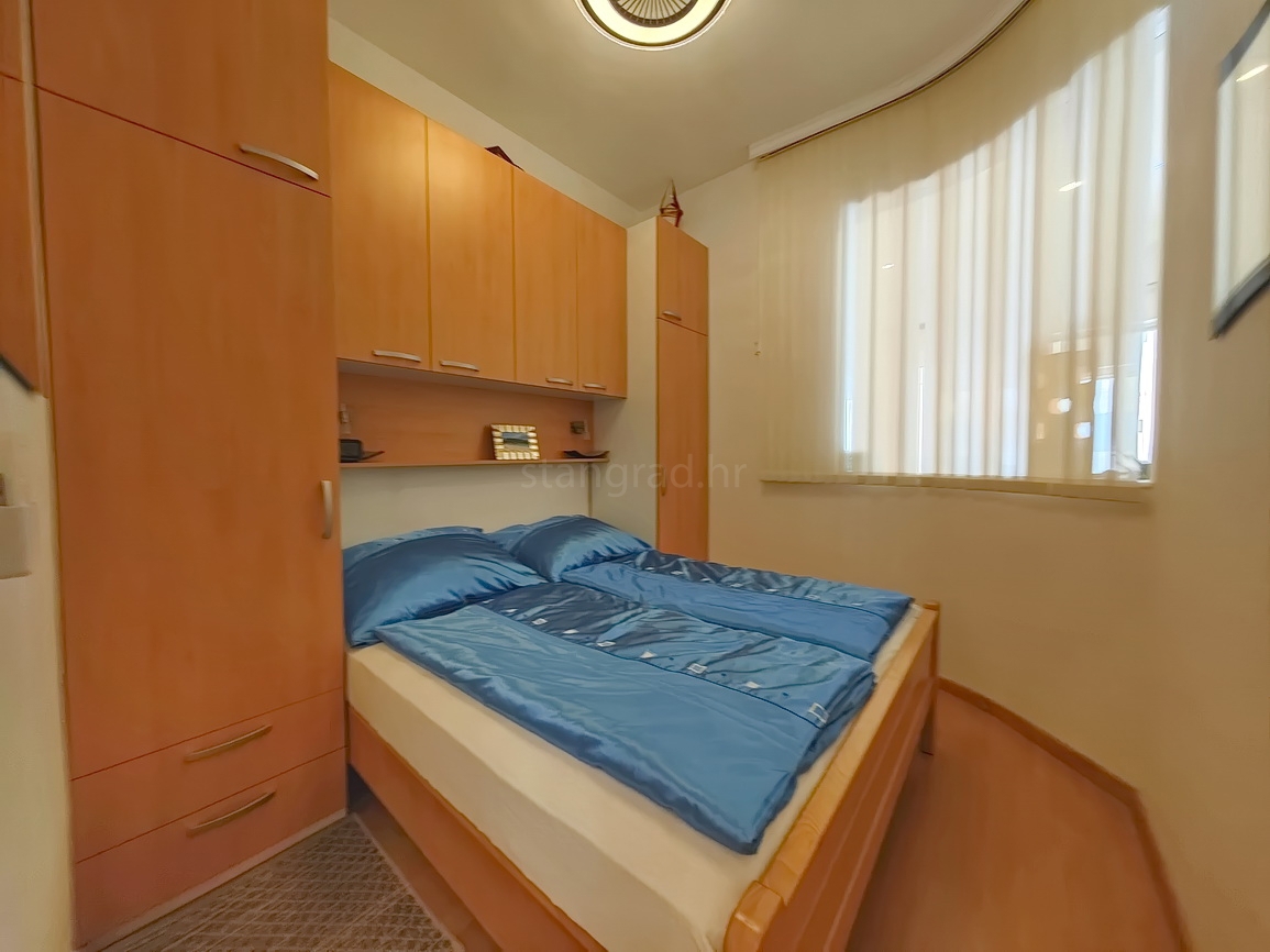 Baška, opremljen apartma prva vrsta do morja!