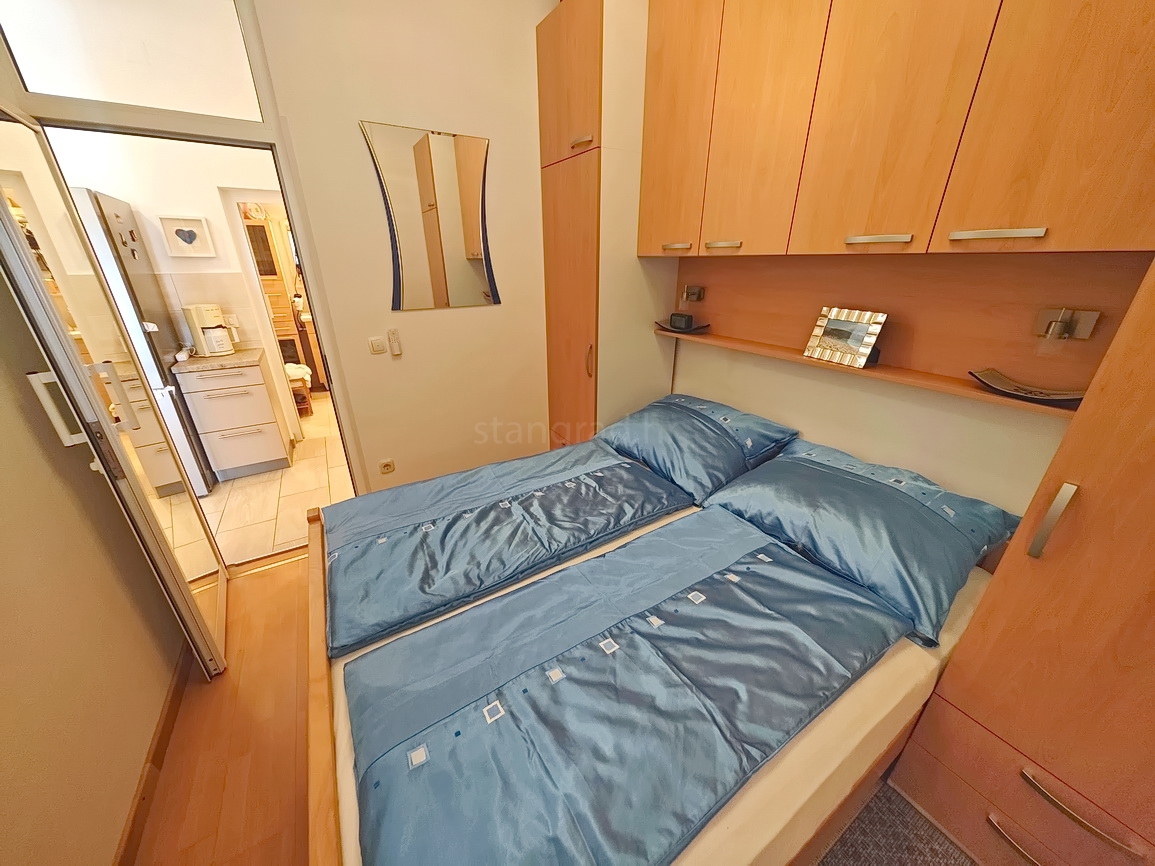 Baška, opremljen apartma prva vrsta do morja!