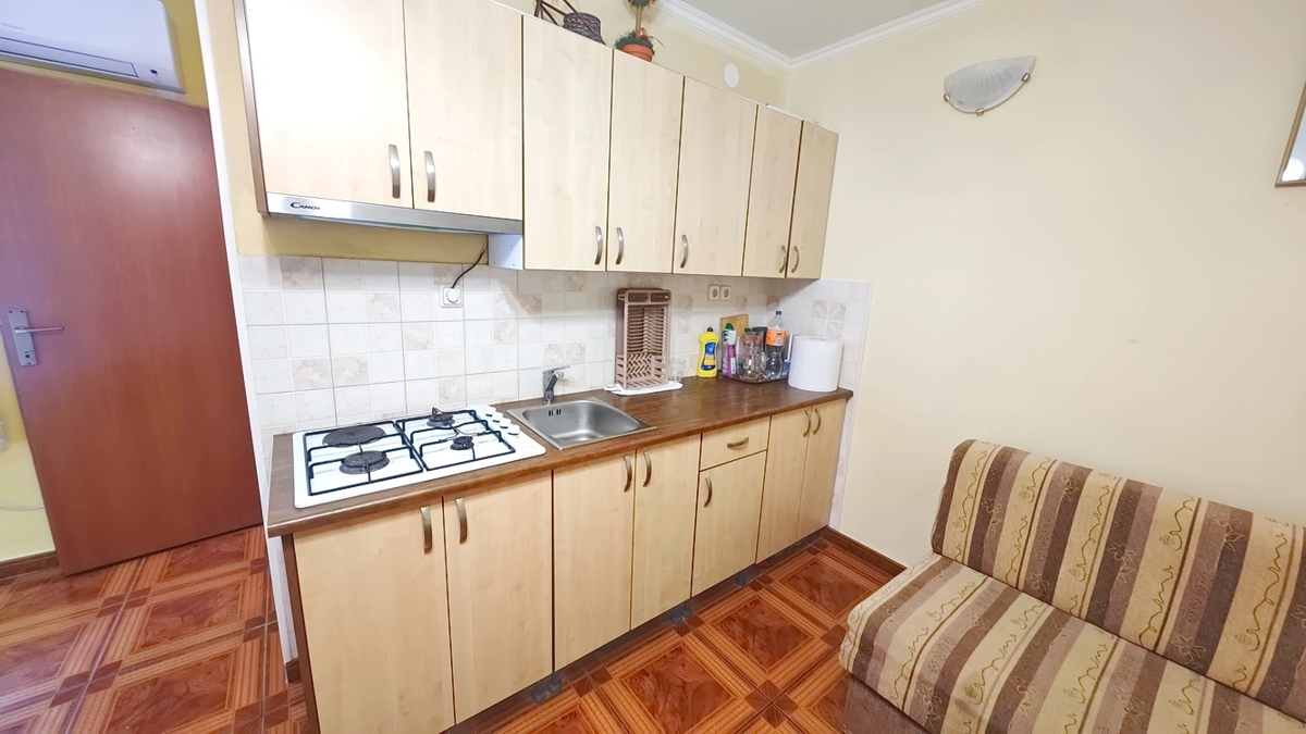 Njivice, 2 apartmaja v pritličju blizu morja!