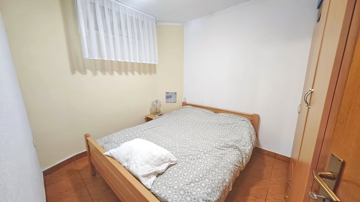 Njivice, 2 apartmaja v pritličju blizu morja!