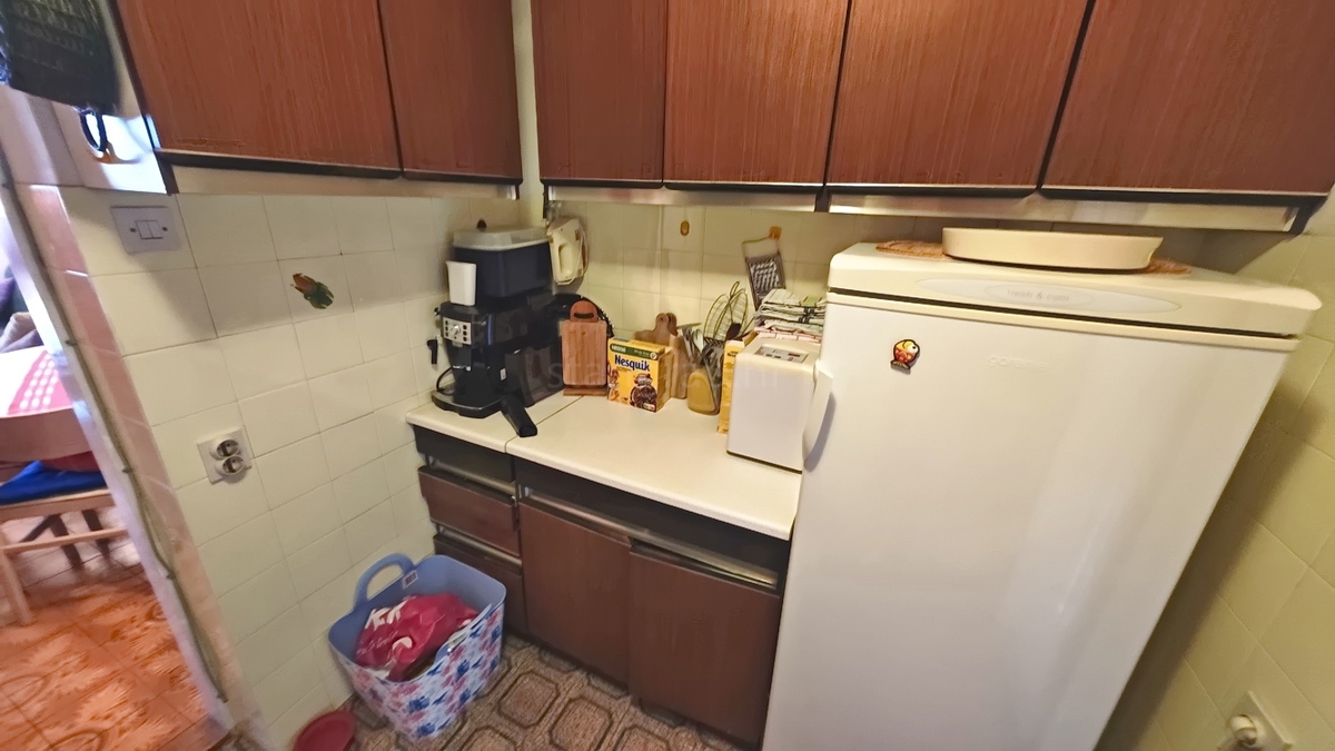 Krk, samostojna hiša s 3 apartmaji v neposredni bližini morja!