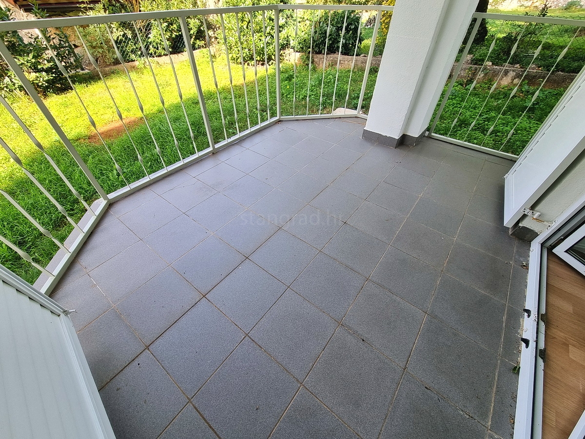 Malinska, samostojna hiša z vrtom na mirni lokaciji z razgledom!