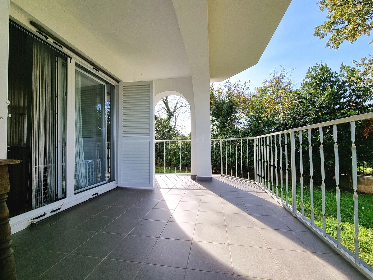 Malinska, samostojna hiša z vrtom na mirni lokaciji z razgledom!