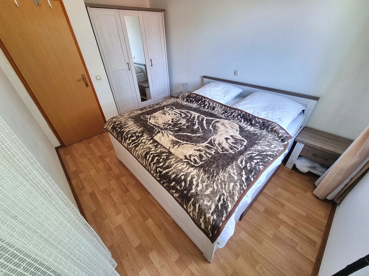 Malinska, samostojna hiša z vrtom na mirni lokaciji z razgledom!