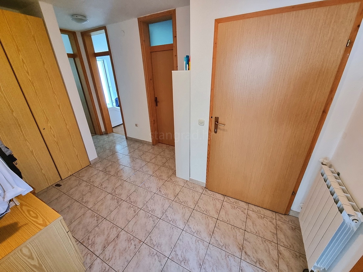 Malinska, samostojna hiša z vrtom na mirni lokaciji z razgledom!