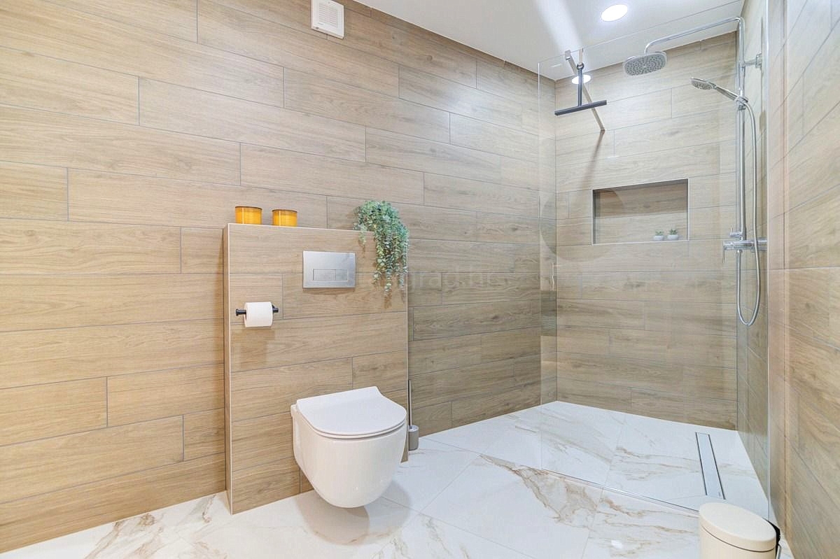 Novi Vinodolski, prekrasna vila z bazenom, savno in spa centrom!