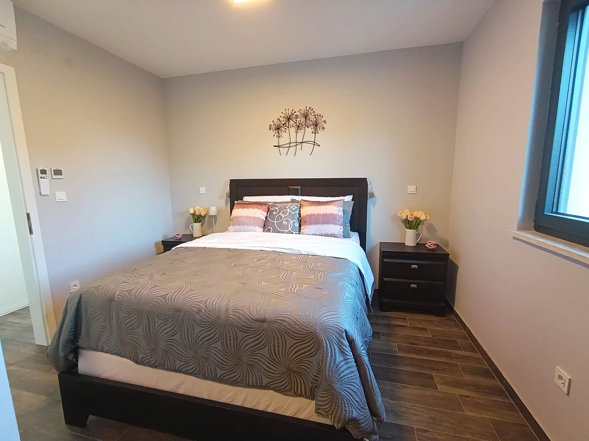 Malinska, udoben apartma z veliko teraso in pogledom na morje!