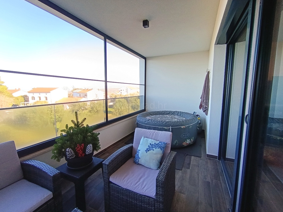 Malinska, udoben apartma z veliko teraso in pogledom na morje!