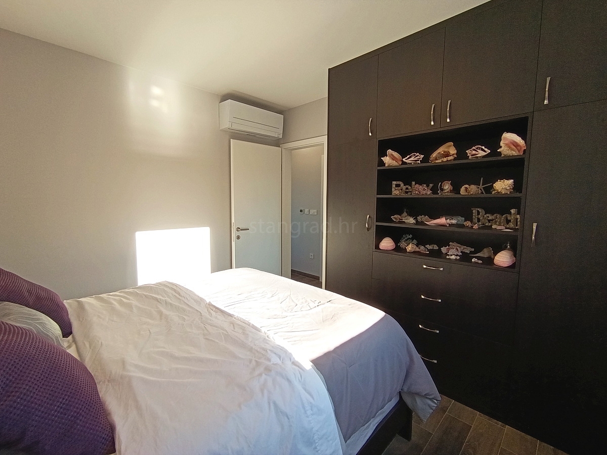 Malinska, udoben apartma z veliko teraso in pogledom na morje!