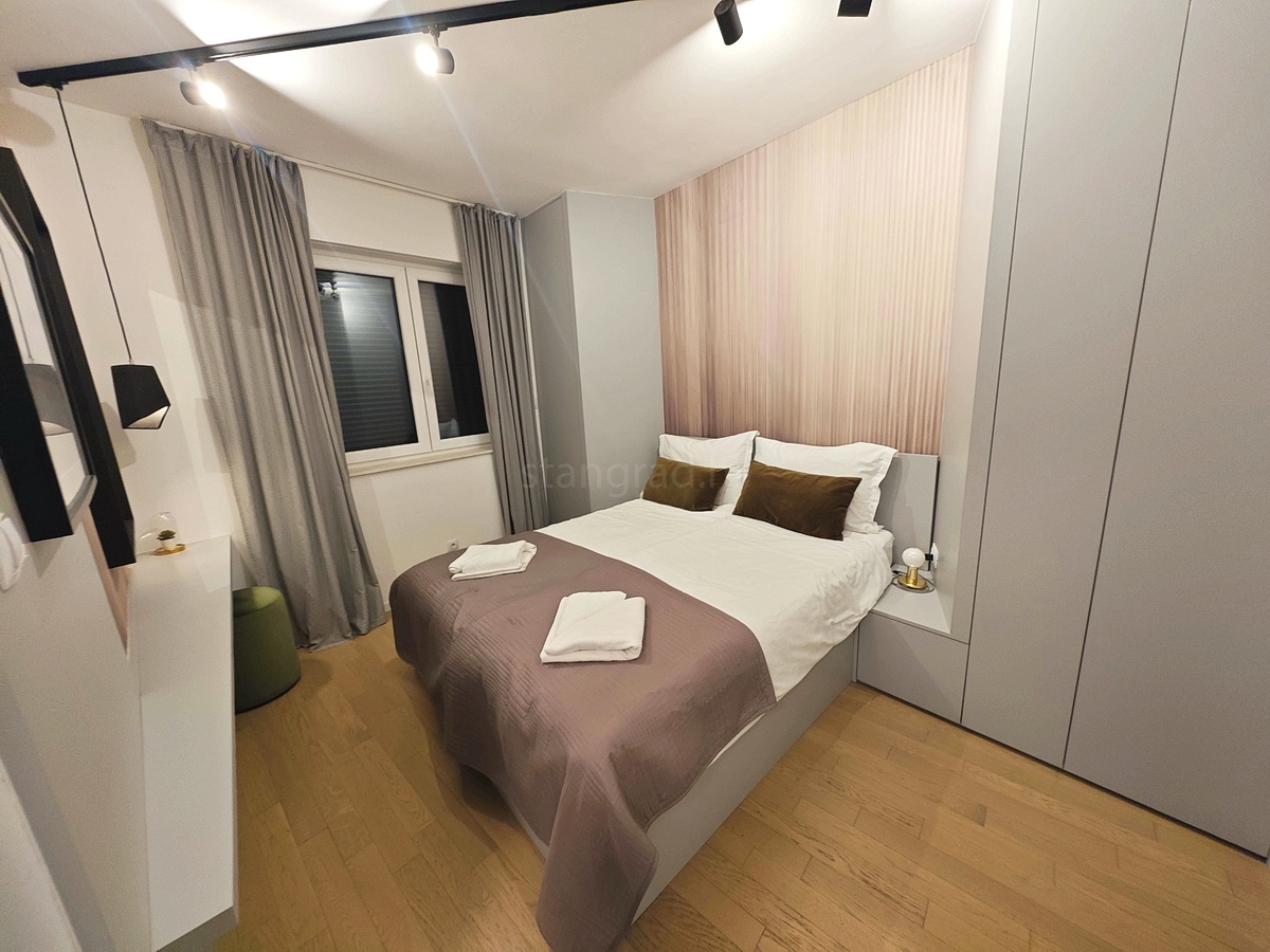 Mesto Krk, moderno pritlično stanovanje s pogledom na morje!