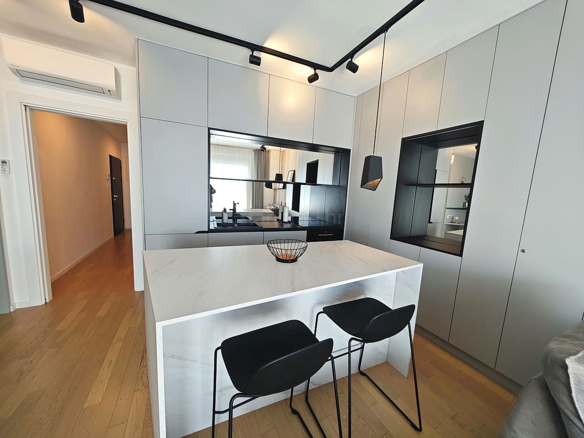 Mesto Krk, moderno pritlično stanovanje s pogledom na morje!