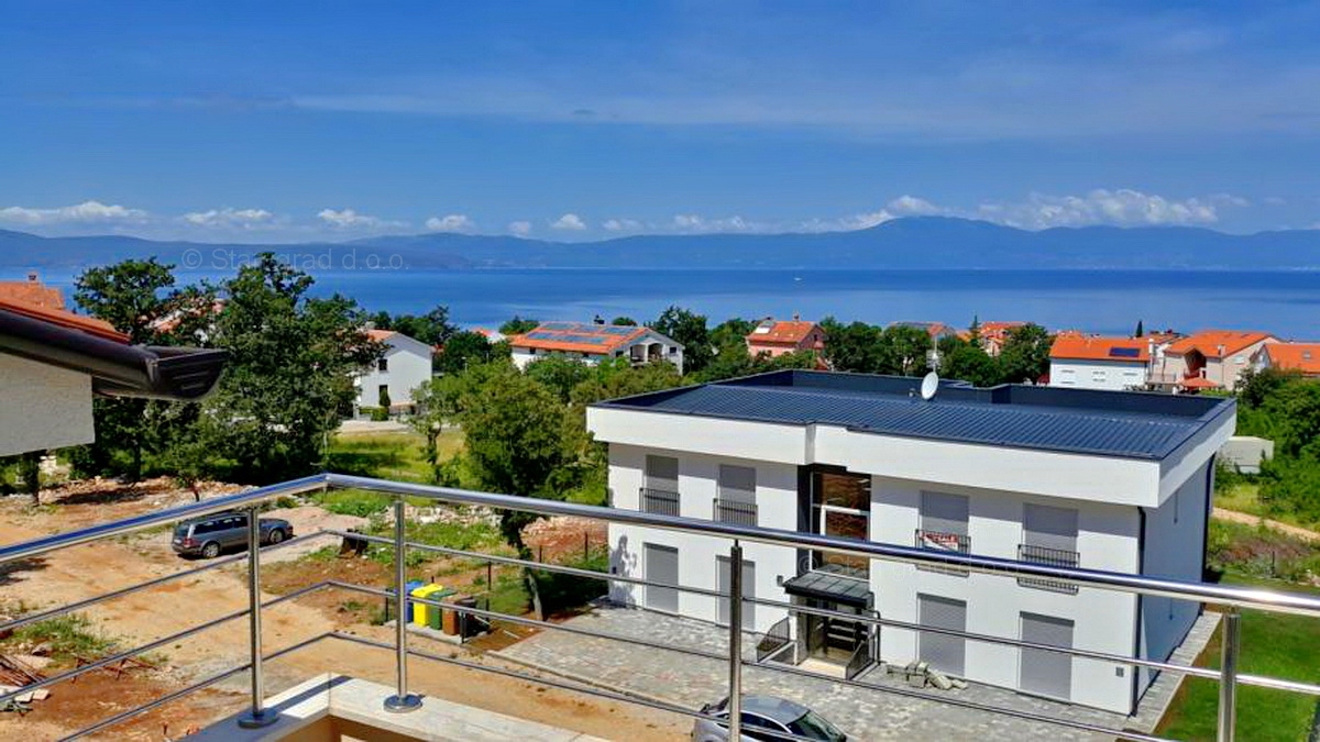Apartma s čudovitim pogledom na morje, Njivice