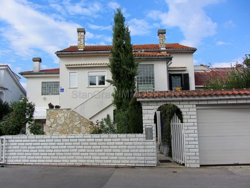 Malinska, lepa hiša z vrtom, prodaja