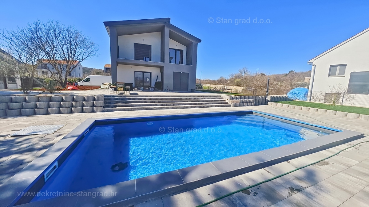 Vrbnik, casa indipendente con piscina e vista panoramica