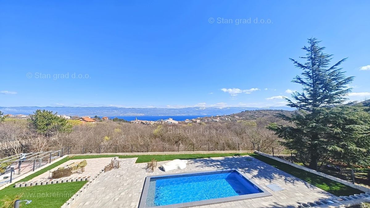 Vrbnik, casa indipendente con piscina e vista panoramica