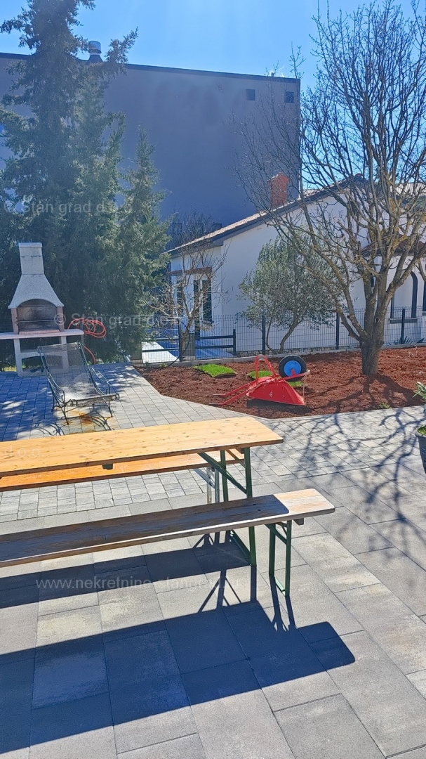 Vrbnik, casa indipendente con piscina e vista panoramica