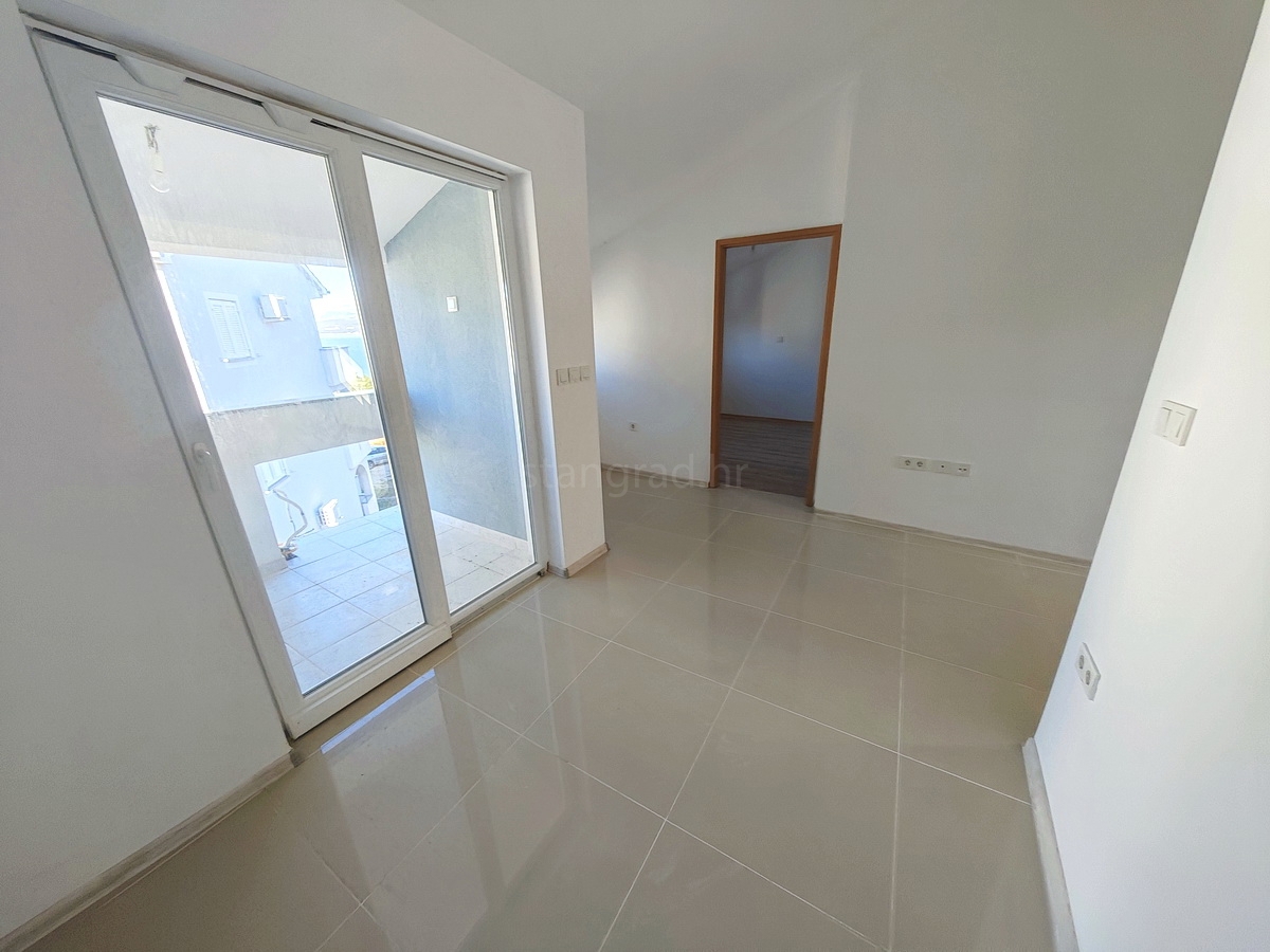 Šilo, prodamo izjemno stanovanje v drugem nadstropju na lokaciji blizu morja