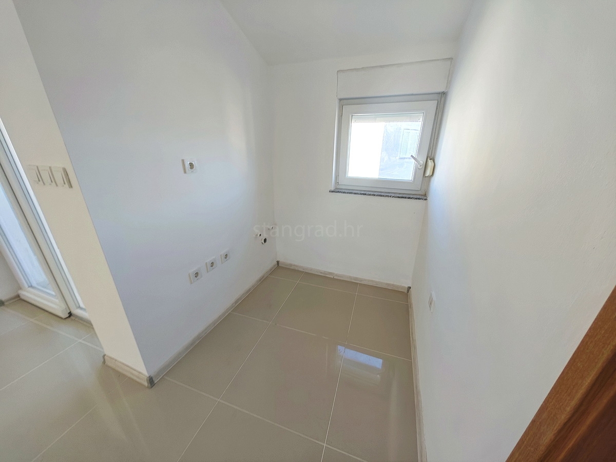 Šilo, prodamo izjemno stanovanje v drugem nadstropju na lokaciji blizu morja