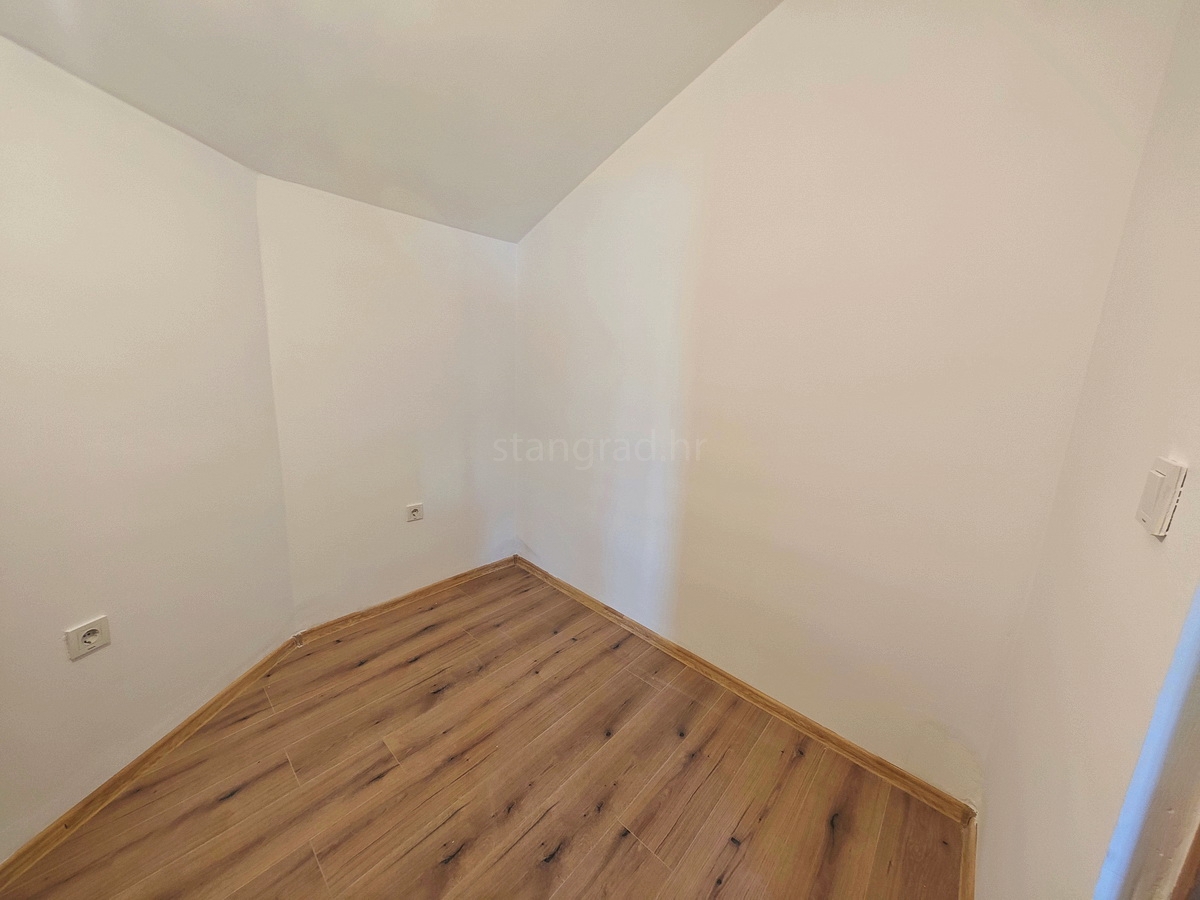 Šilo, prodamo izjemno stanovanje v drugem nadstropju na lokaciji blizu morja