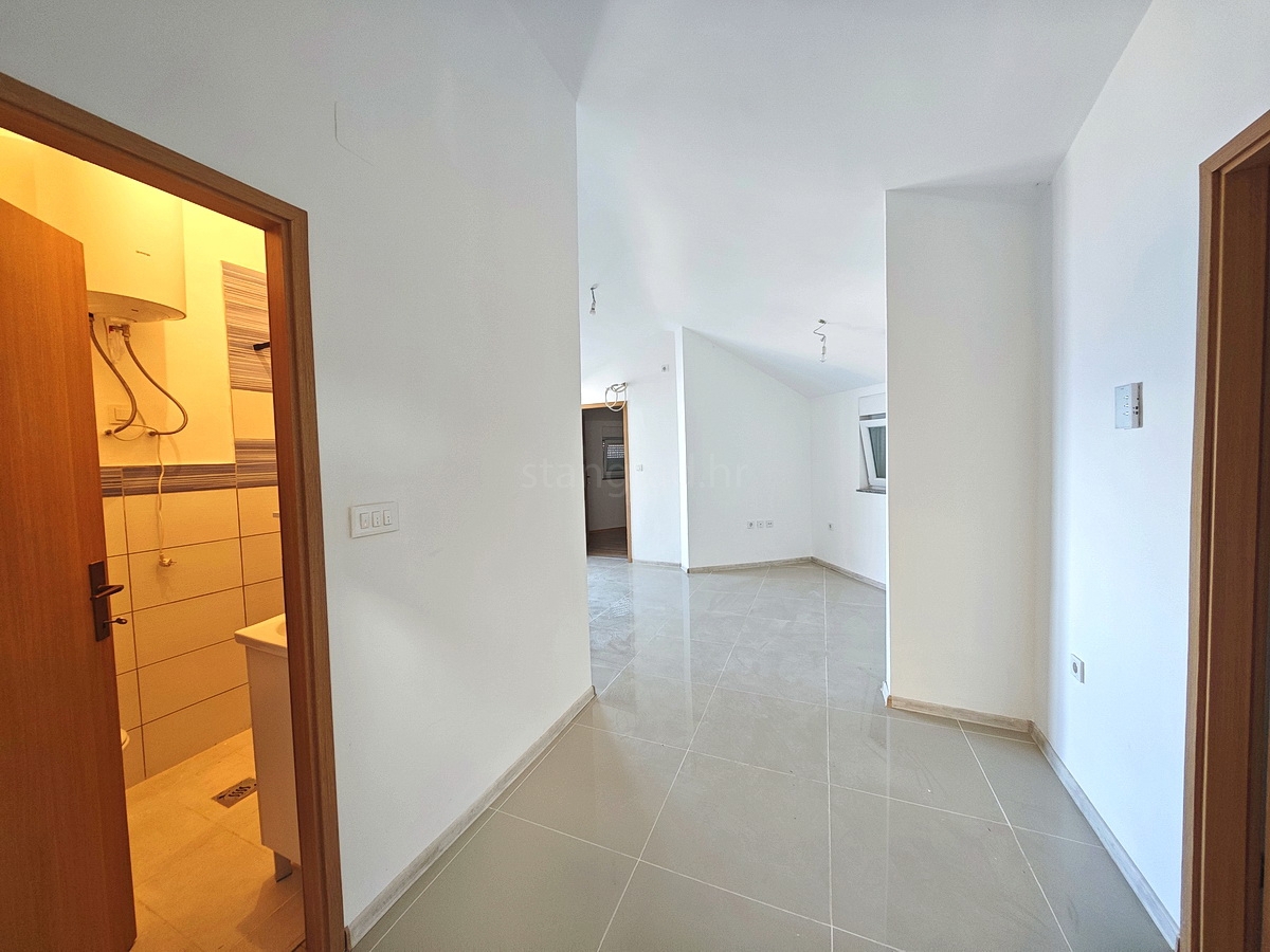 Šilo, prodamo izjemno stanovanje v drugem nadstropju na lokaciji blizu morja