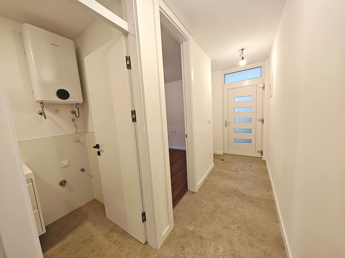 Omišalj, prodaja, izjemen apartma v prvem nadstropju blizu morja!