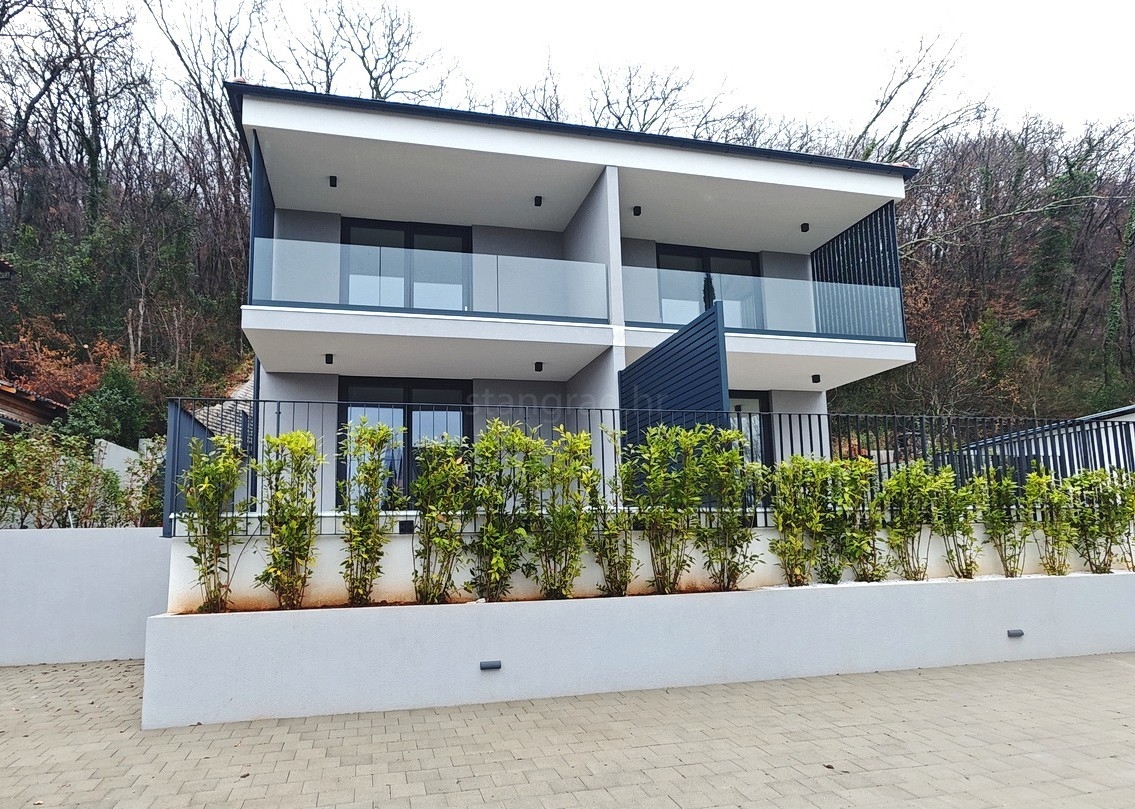 Omišalj, prodaja, izjemen apartma v prvem nadstropju blizu morja!