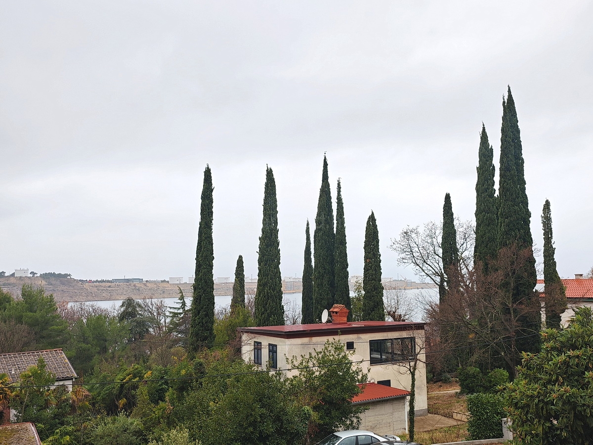 Omišalj, prodaja, izjemen apartma v prvem nadstropju blizu morja!