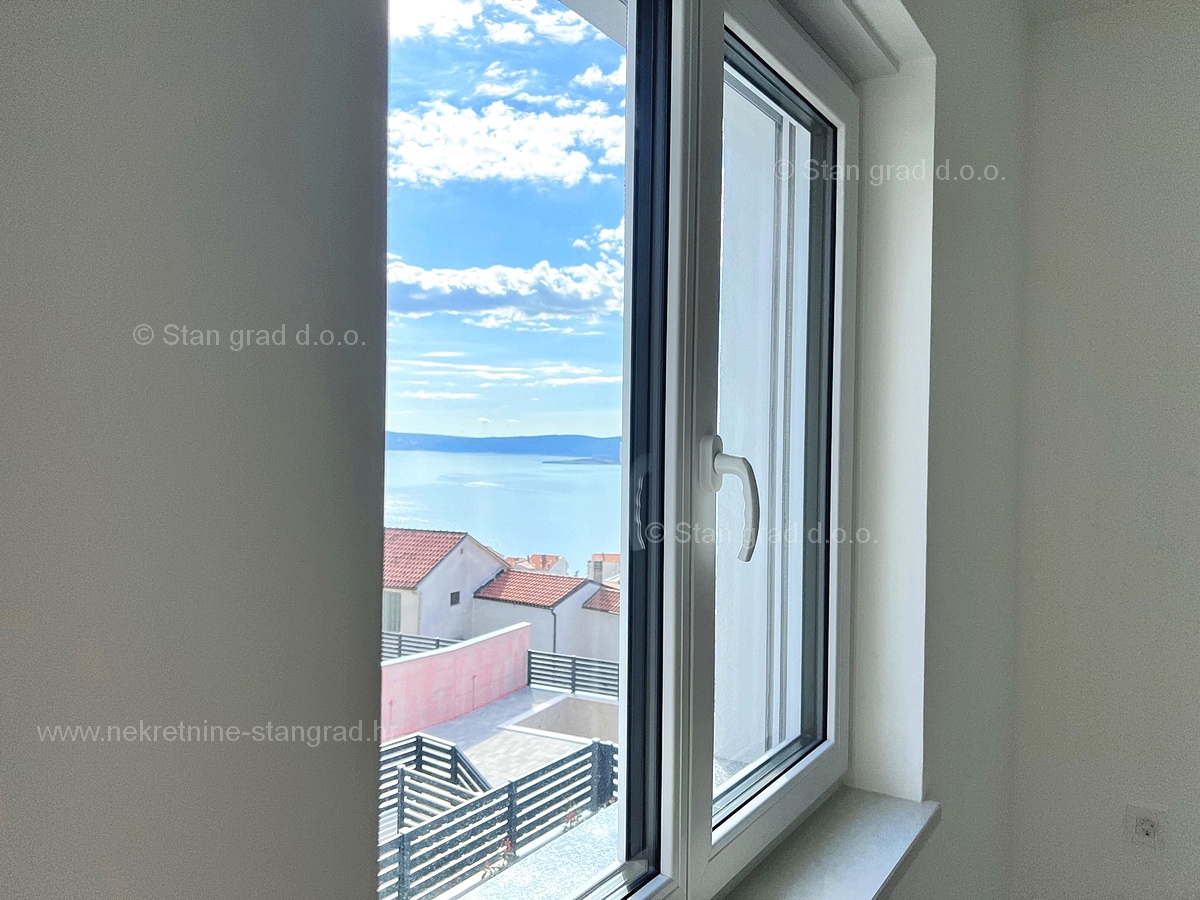 Crikvenica, nov apartma v pritličju s pogledom na morje!