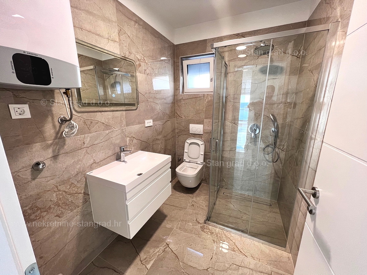 Crikvenica, nov apartma v pritličju s pogledom na morje!
