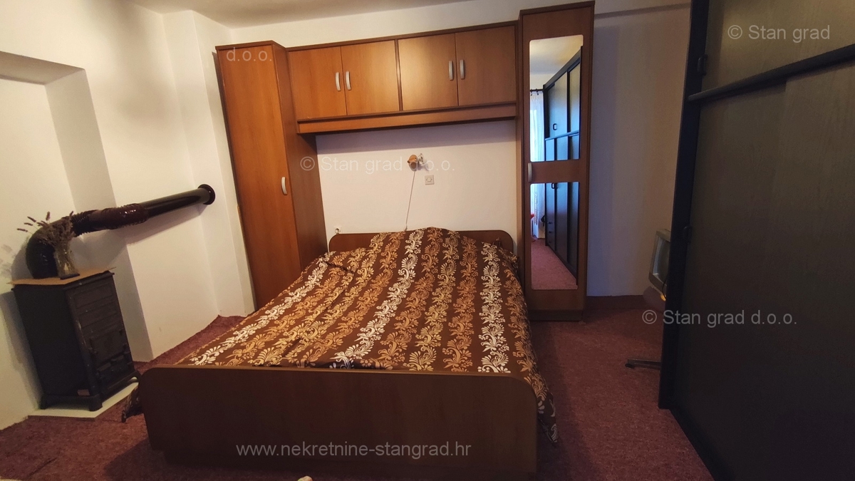 Dobrinj, center, avtohtona kamena kuća s pogledom na more!