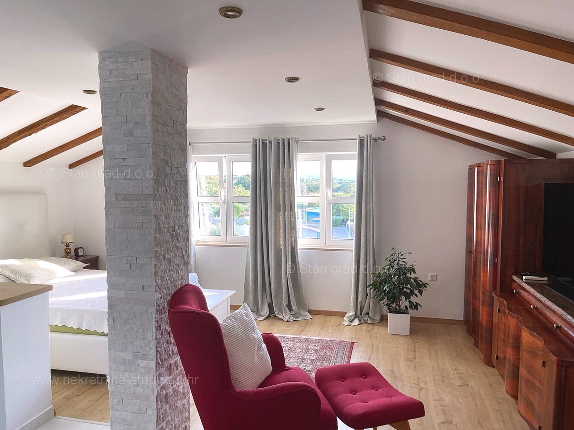 Malinska, apartmajska hiša z 9 apartmaji in bazenom, blizu morja!