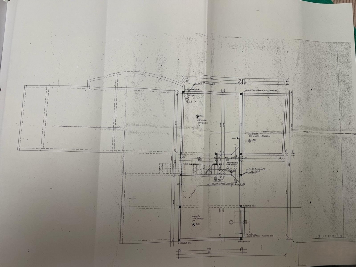 Malinska, apartmajska hiša z 9 apartmaji in bazenom, blizu morja!