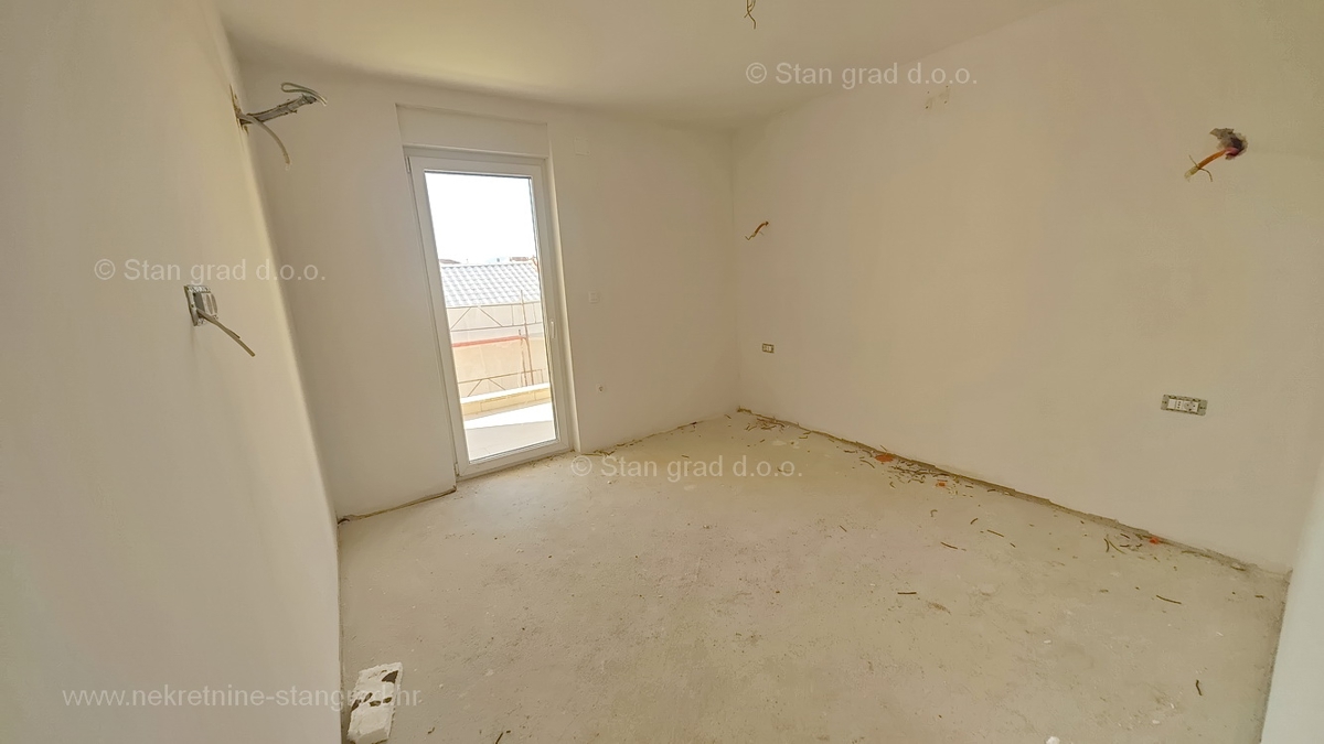 Njivice, dvosobni apartma s pogledom na morje!