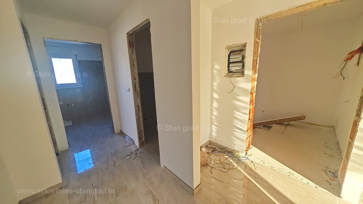 Njivice, dvosobni apartma s pogledom na morje!
