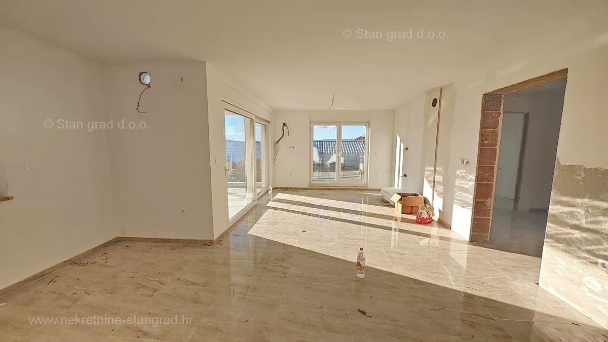 Njivice, dvosobni apartma s pogledom na morje!