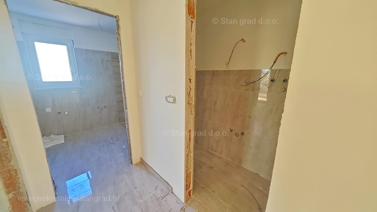 Njivice, dvosobni apartma s pogledom na morje!