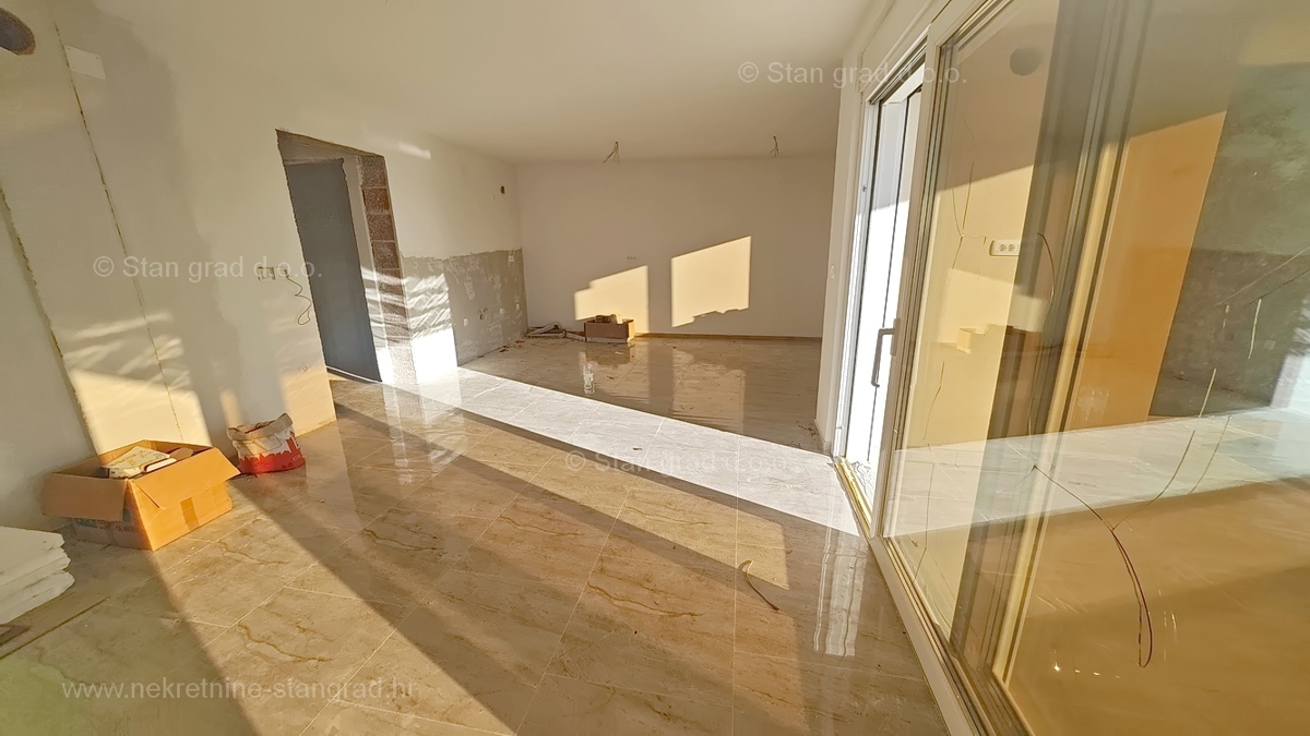 Njivice, dvosobni apartma s pogledom na morje!