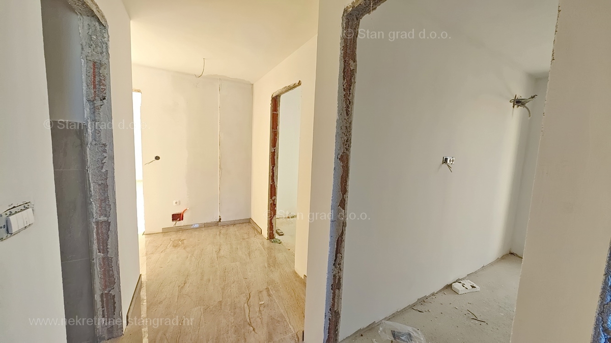 Njivice, dvosobni apartma s pogledom na morje!