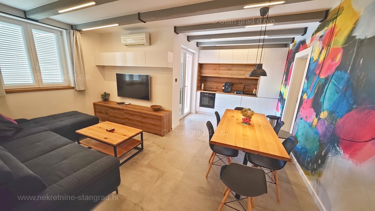 Malinska, opremljen trisobni apartma s pogledom na morje!