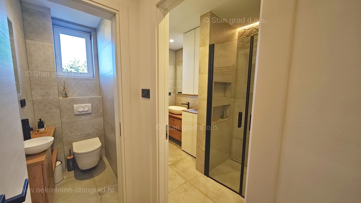 Malinska, opremljen trisobni apartma s pogledom na morje!