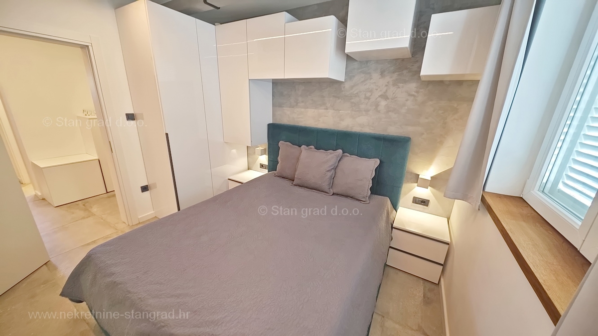 Malinska, opremljen trisobni apartma s pogledom na morje!