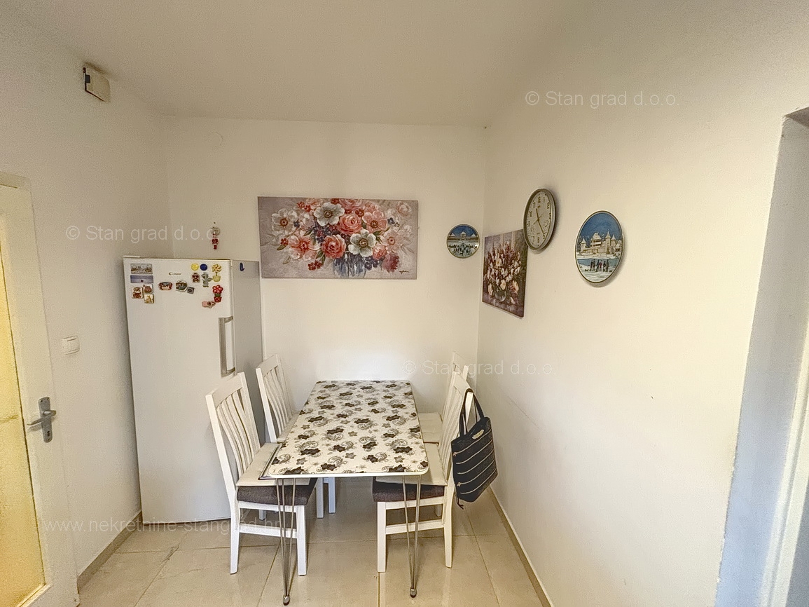 Malinska, opremljena hiša s 5 apartmaji v neposredni bližini morja!