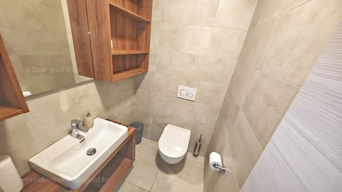 Malinska, luksuzen apartma z bazenom in pogledom na morje!