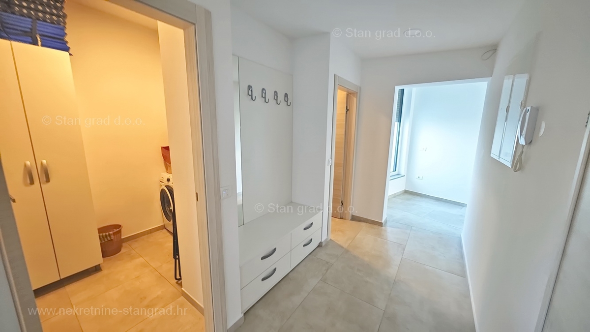 Malinska, luksuzen apartma z bazenom in pogledom na morje!