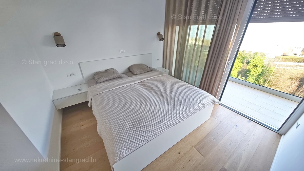 Malinska, luksuzen apartma z bazenom in pogledom na morje!