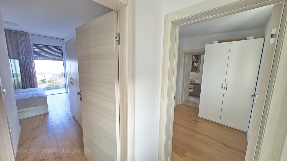 Malinska, luksuzen apartma z bazenom in pogledom na morje!